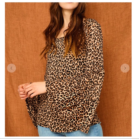 Leopard Print Tiered Sleeves Leopard print top - Picture 2 of 4